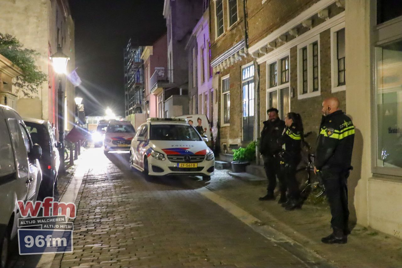 Man aangehouden die zich op dak woning bevond; Moest nog 49 dagen zitten in gevangenis