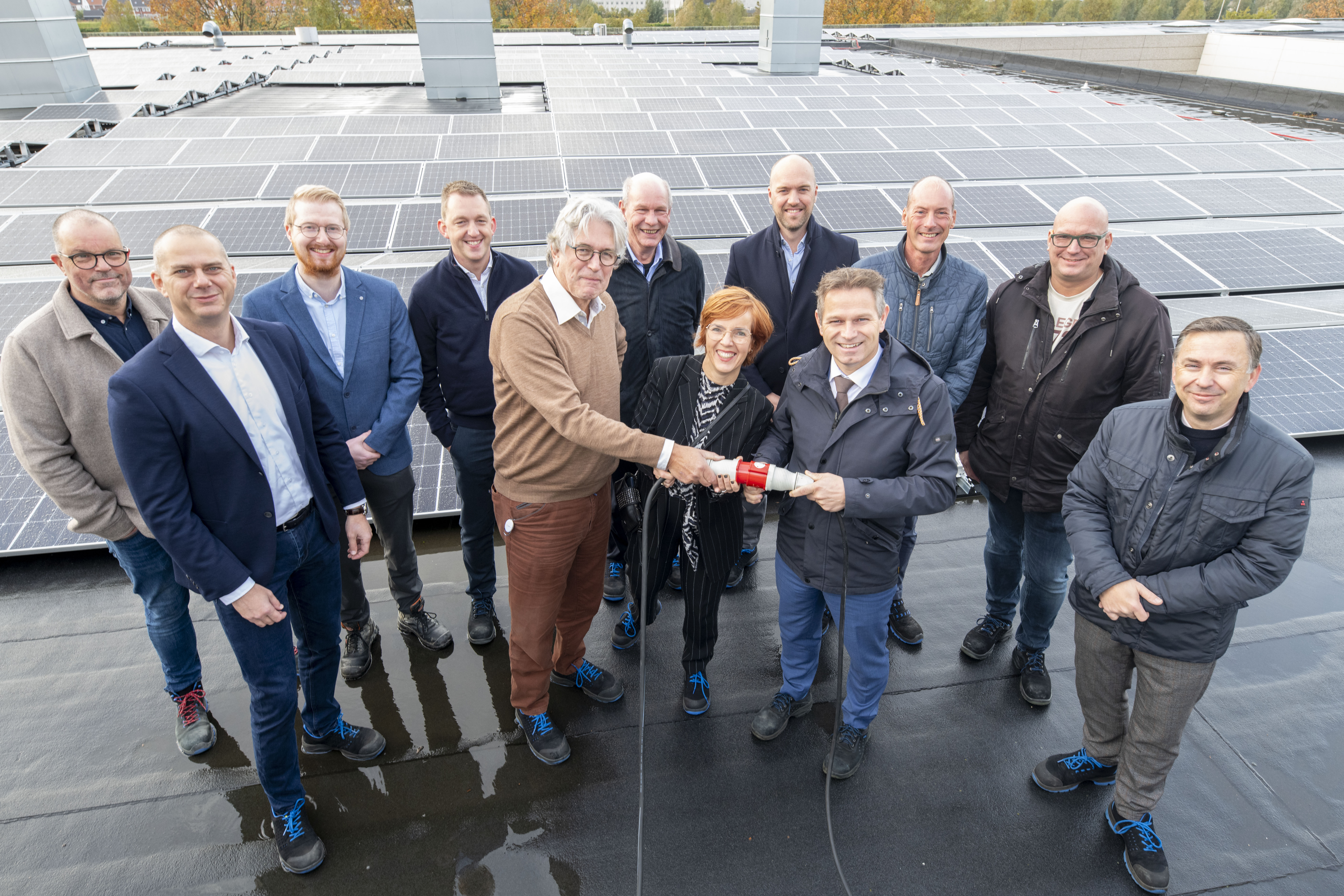 Oplevering zonnestroominstallatie op dak Vitrite Middelburg BV