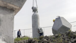 Plaatsing-Henge-2-in-Domburg-foto-Gijs-Haak-.NIEUW