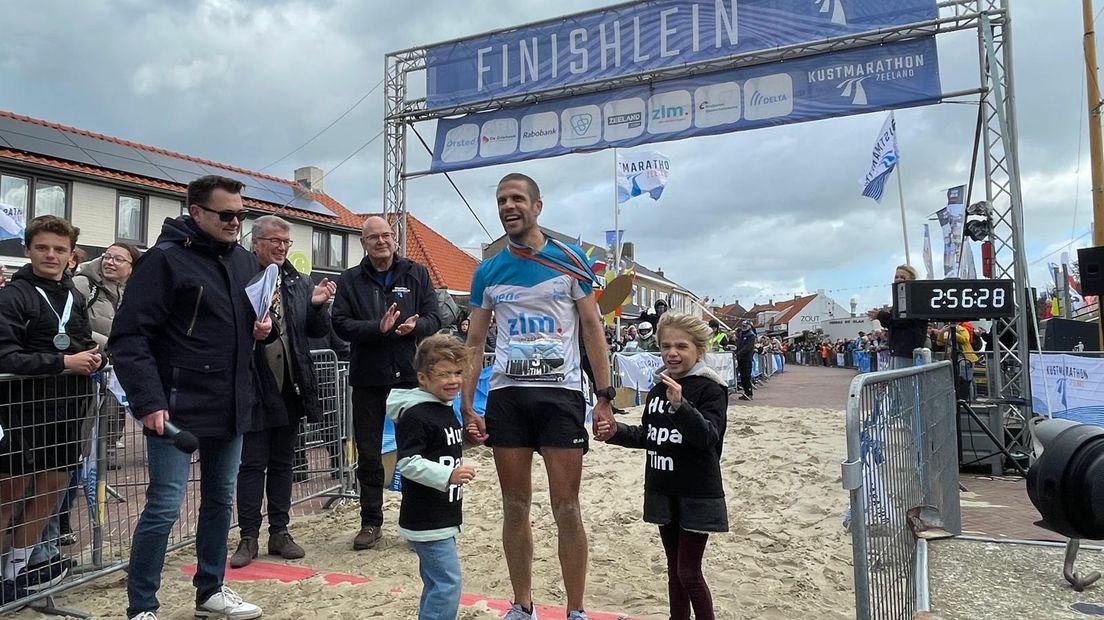 Tim Pleijte schrijft historie met winst in loodzware Kustmarathon