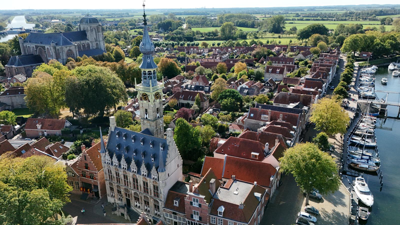 Matthieu Daniël Polak bespeelt carillon Veere