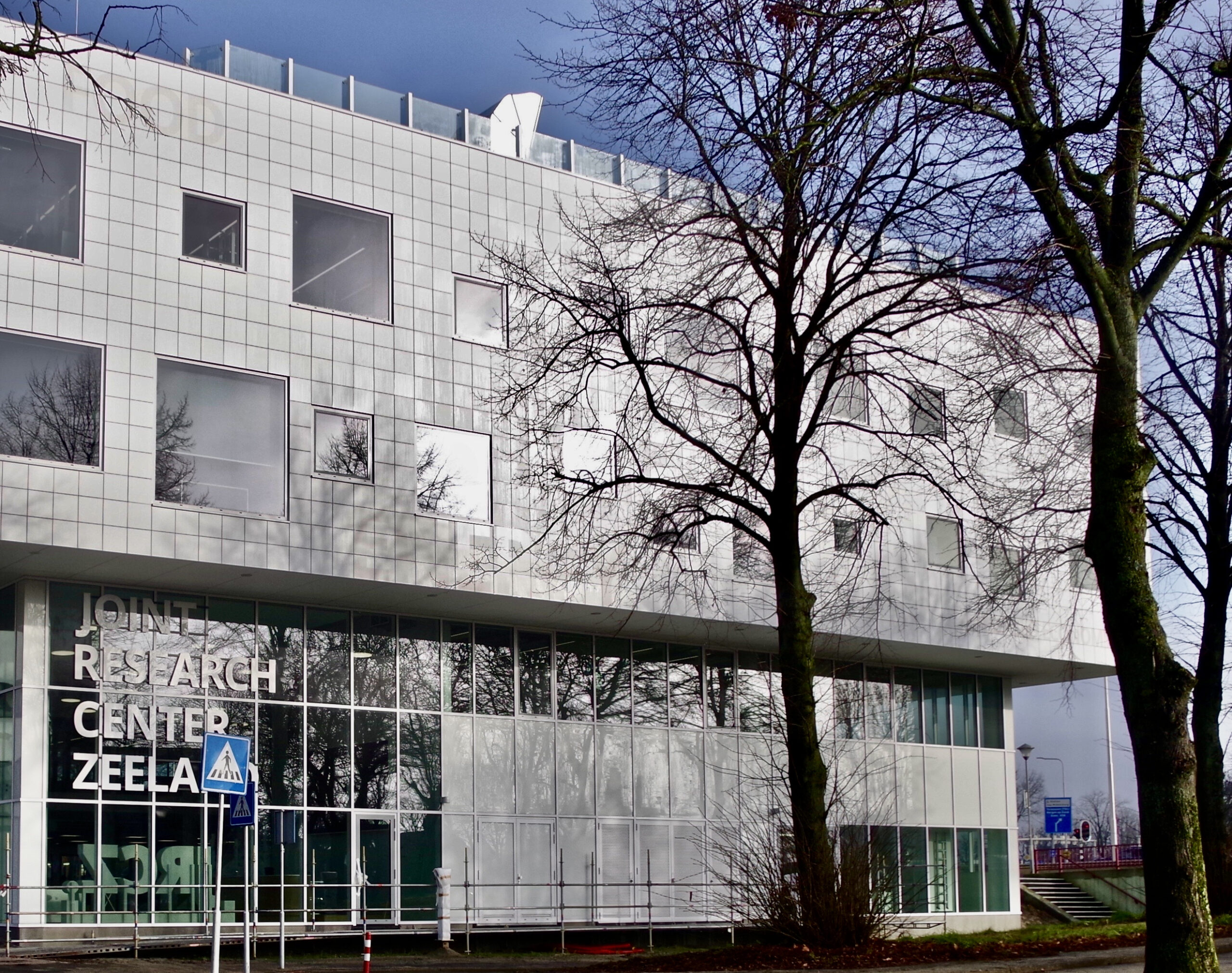 Oud-premier Balkenende te gast bij Joint Research Center Zeeland in Middelburg