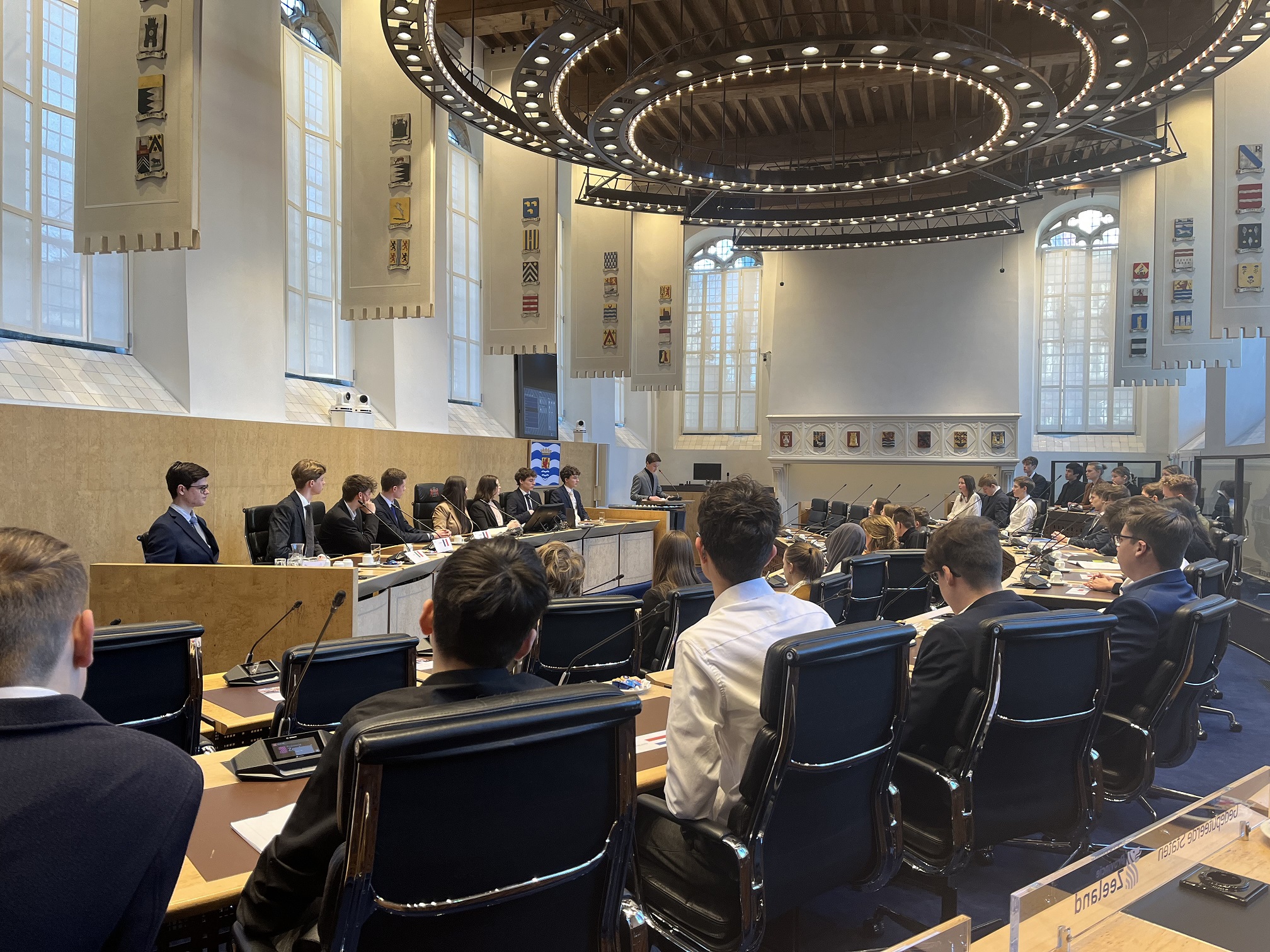 Zeeuwse scholieren in debat in de Abdij