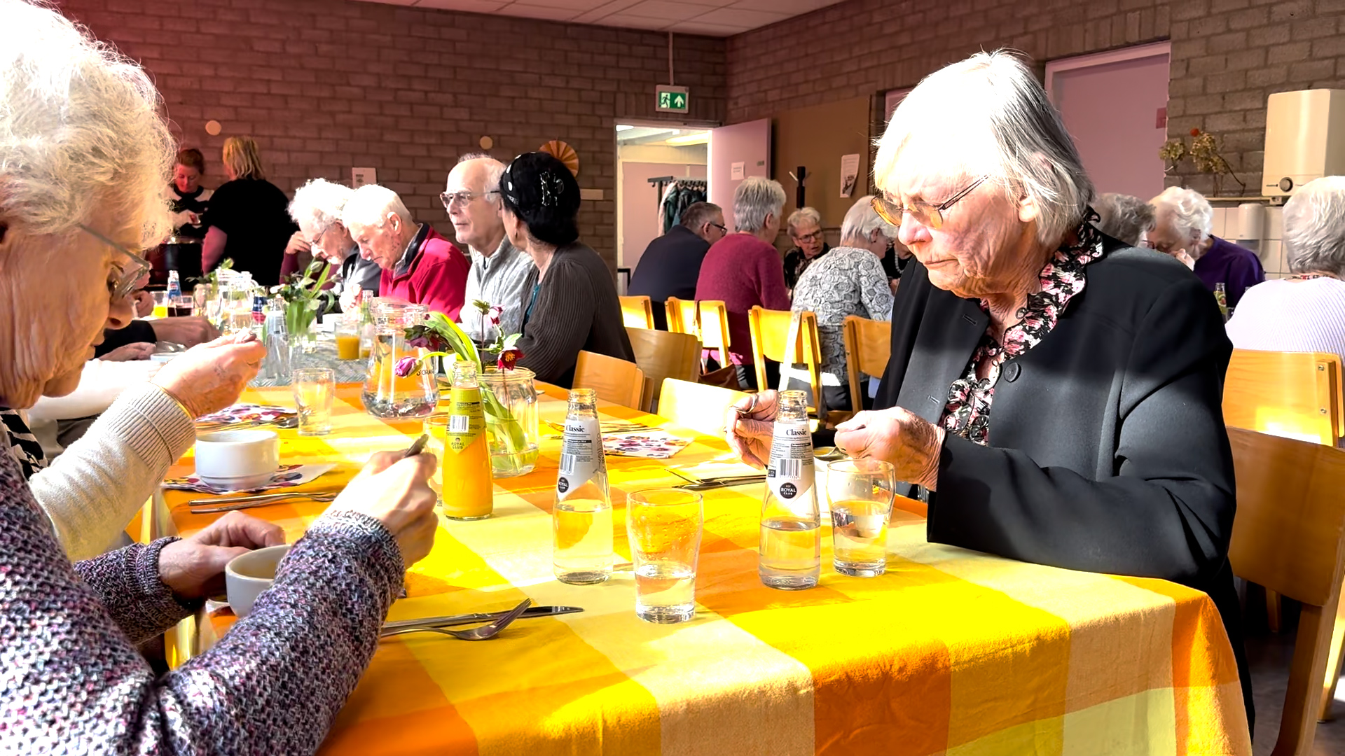De soep staat klaar in dorpshuis Sint Laurens