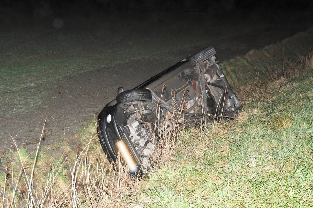 Auto in de sloot bij Meliskerke