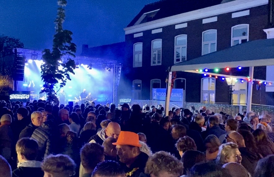 Topsfeertje en veel muziek tijdens geslaagde Nacht van Koudekerke