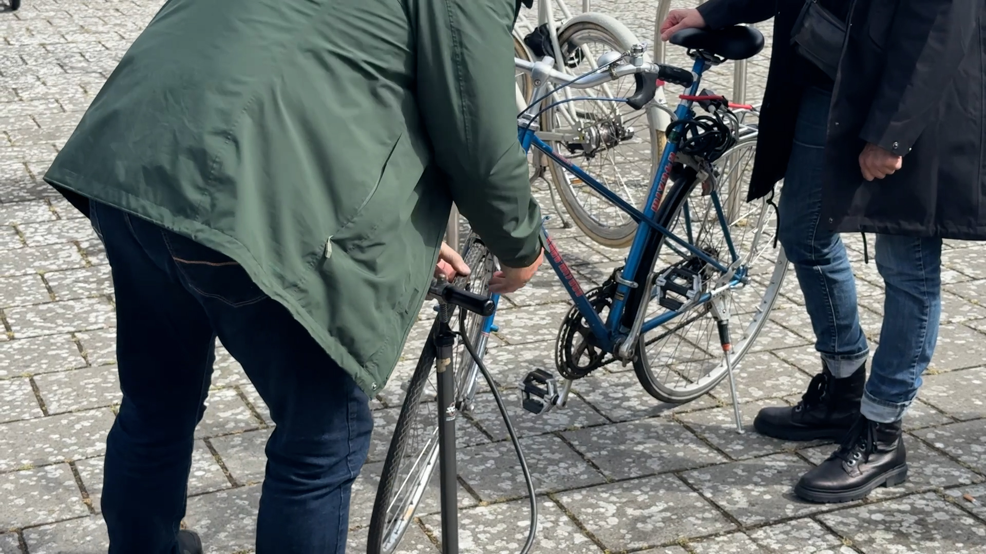 Helm, bandenspanning en zadel verstellen tijdens de Doortrap-dag
