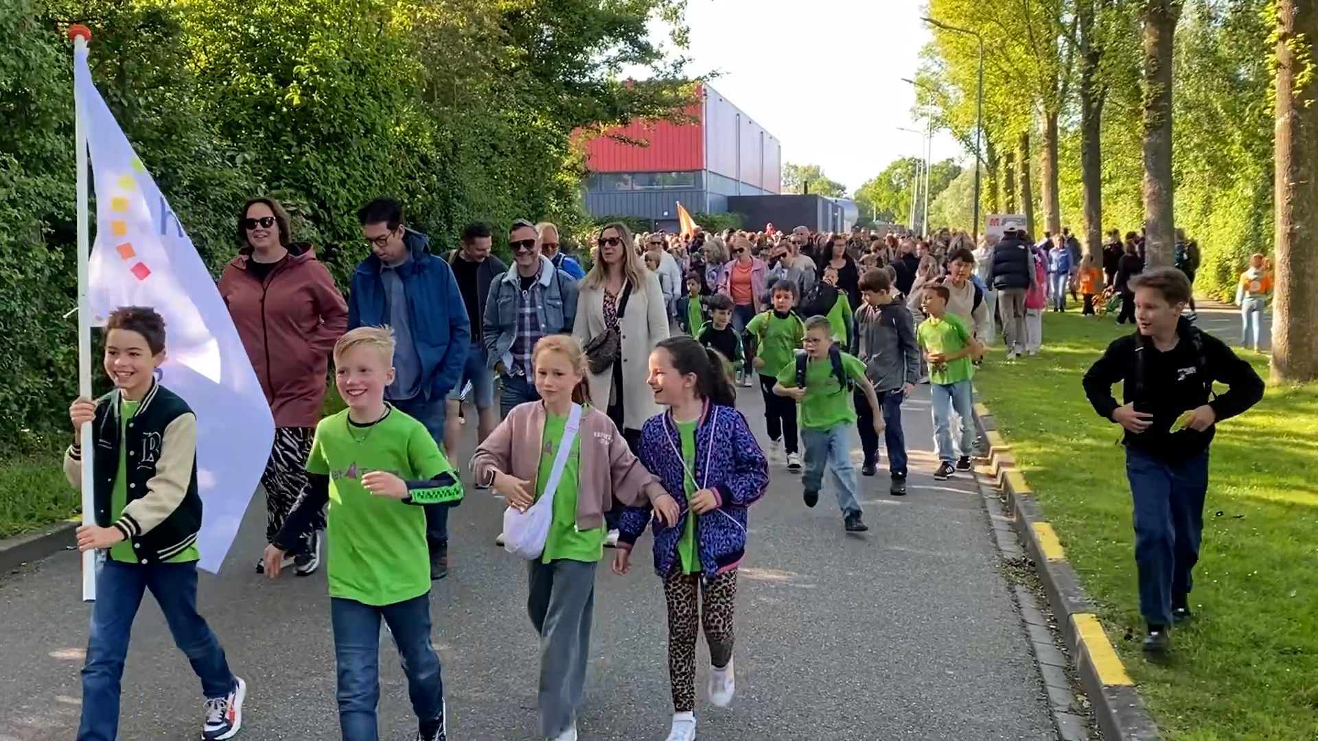 Avondvierdaagse Middelburg trekt massa wandelaars