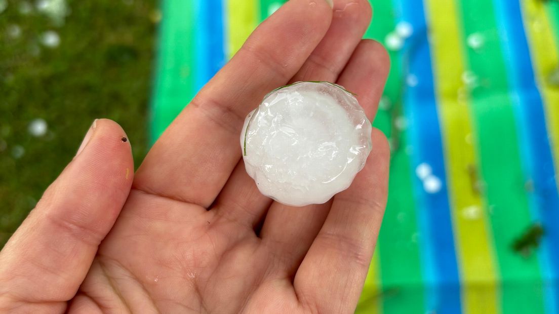 Hagelstenen zorgen voor schade op Walcheren