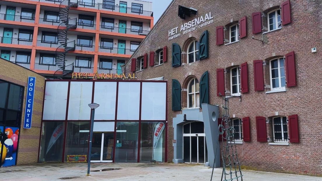 50PLUS stelt vragen over verloedering Arsenaal-gebouw