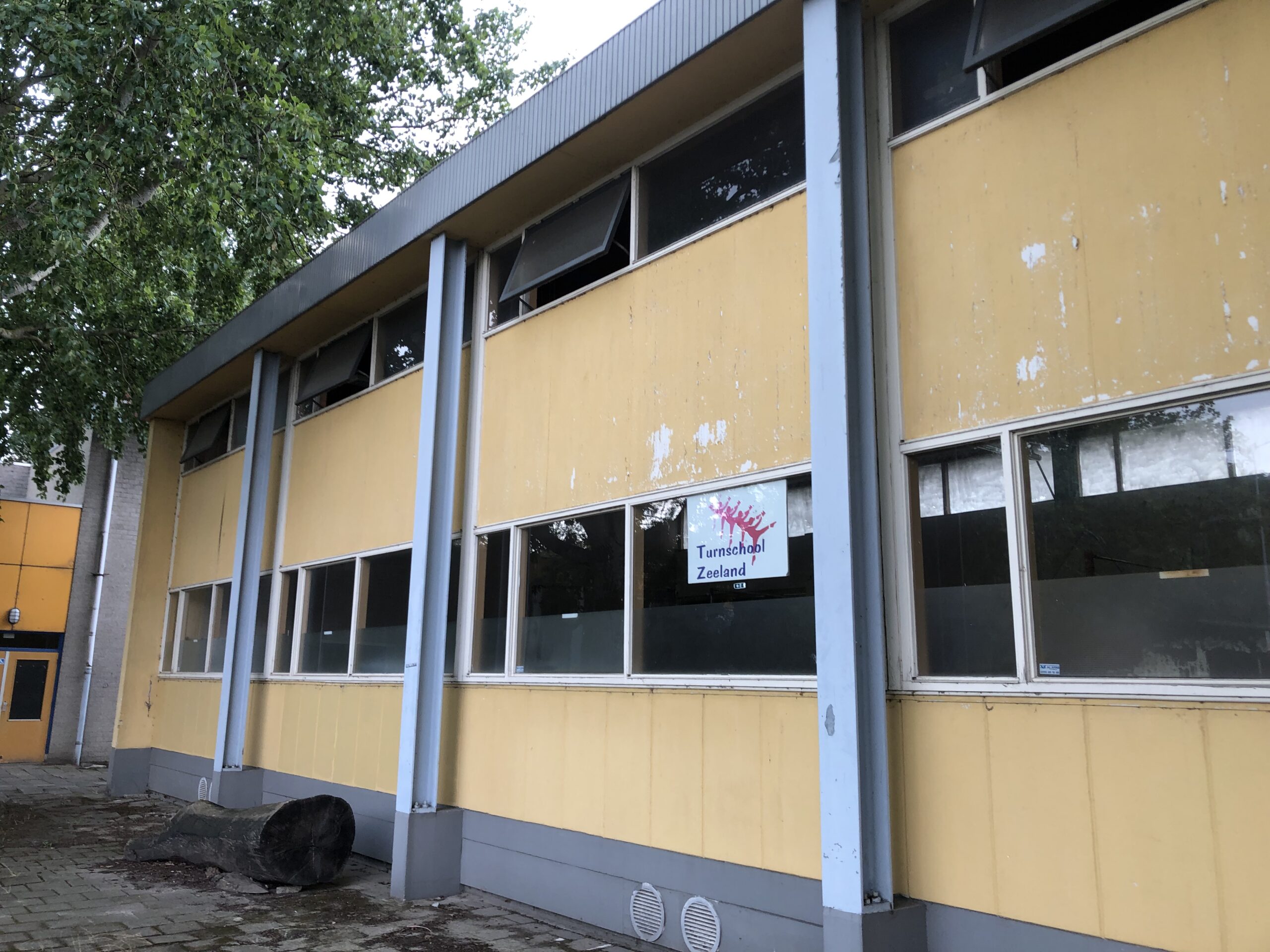 Turnschool vraagt gemeente om snelle oplossing voor gesloten accommodatie
