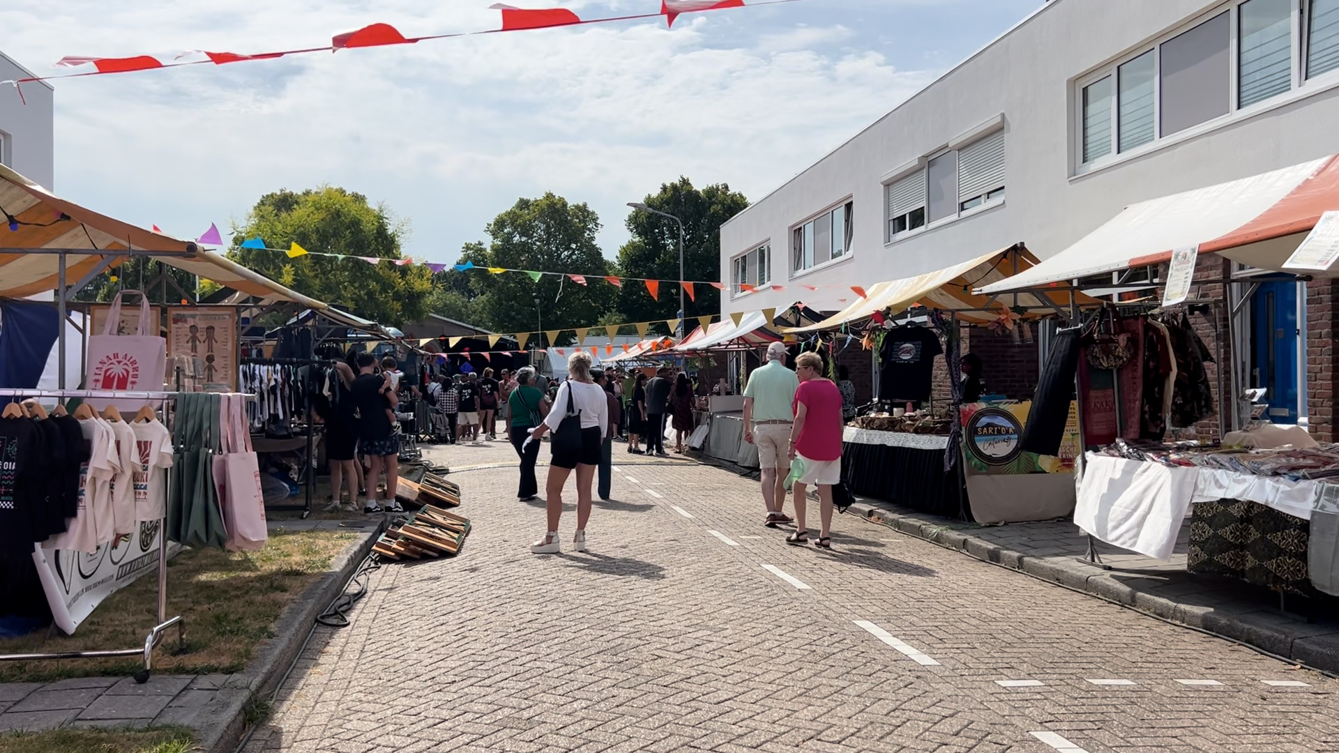 Midzomerfeest in de Molukse wijk van Oost-Souburg