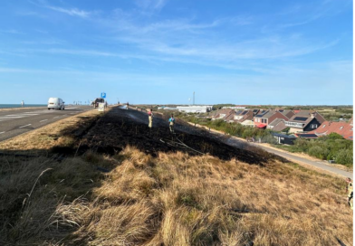 Roerige avond in Westkapelle: ongeval en natuurbrand