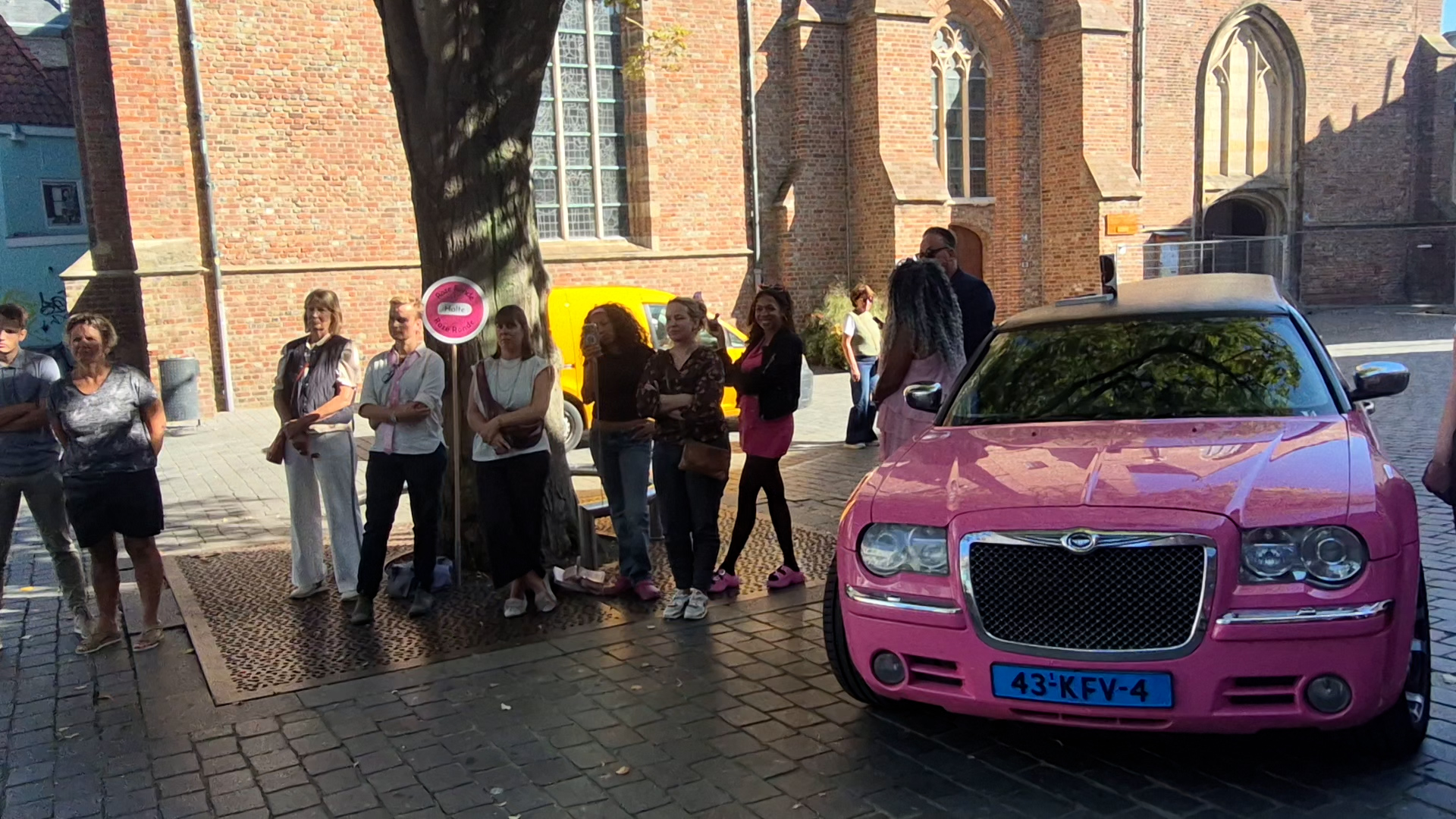 Samenkomen voor homoacceptatie tijdens de Roze Ronde