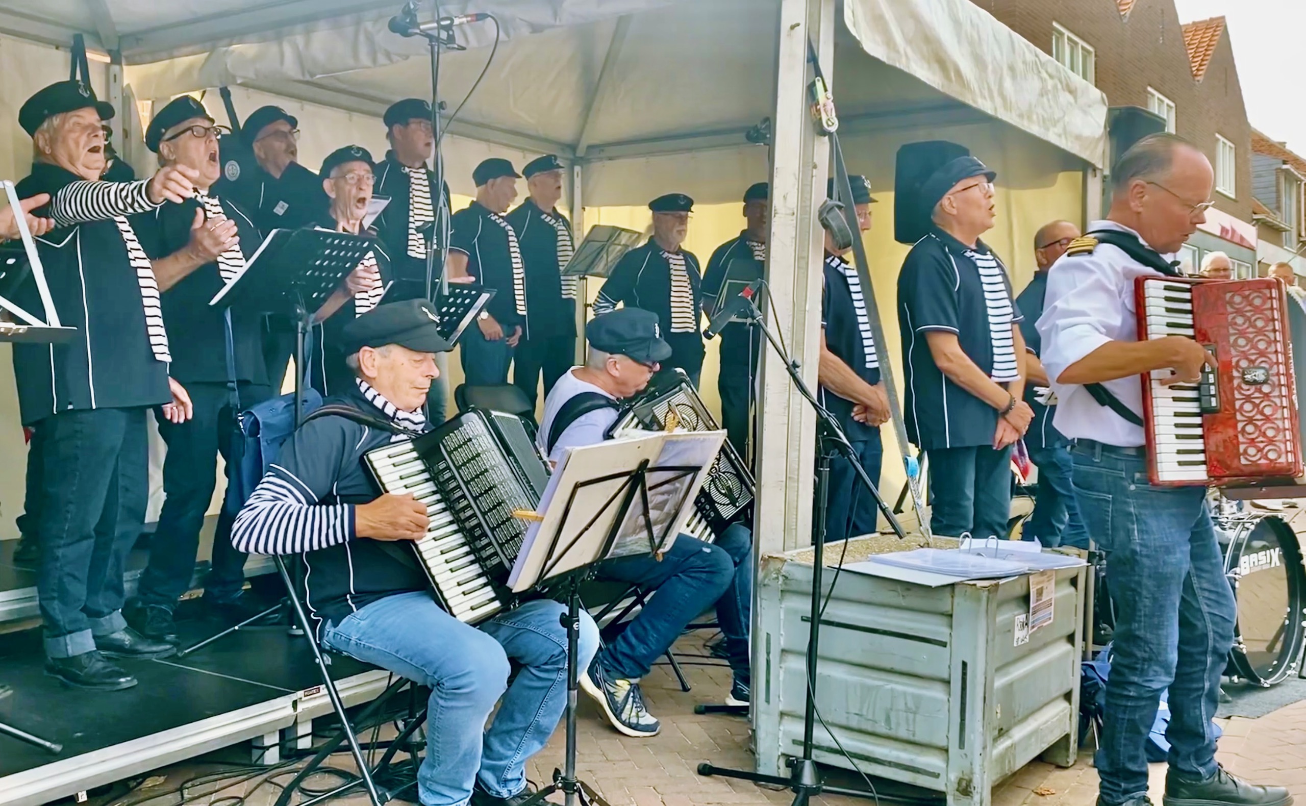 Zeemanskoren publiekstrekker in Zoutelande