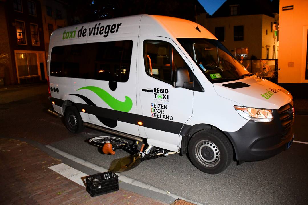 Taxichauffeur aangehouden na aanrijding met fietser in Middelburg