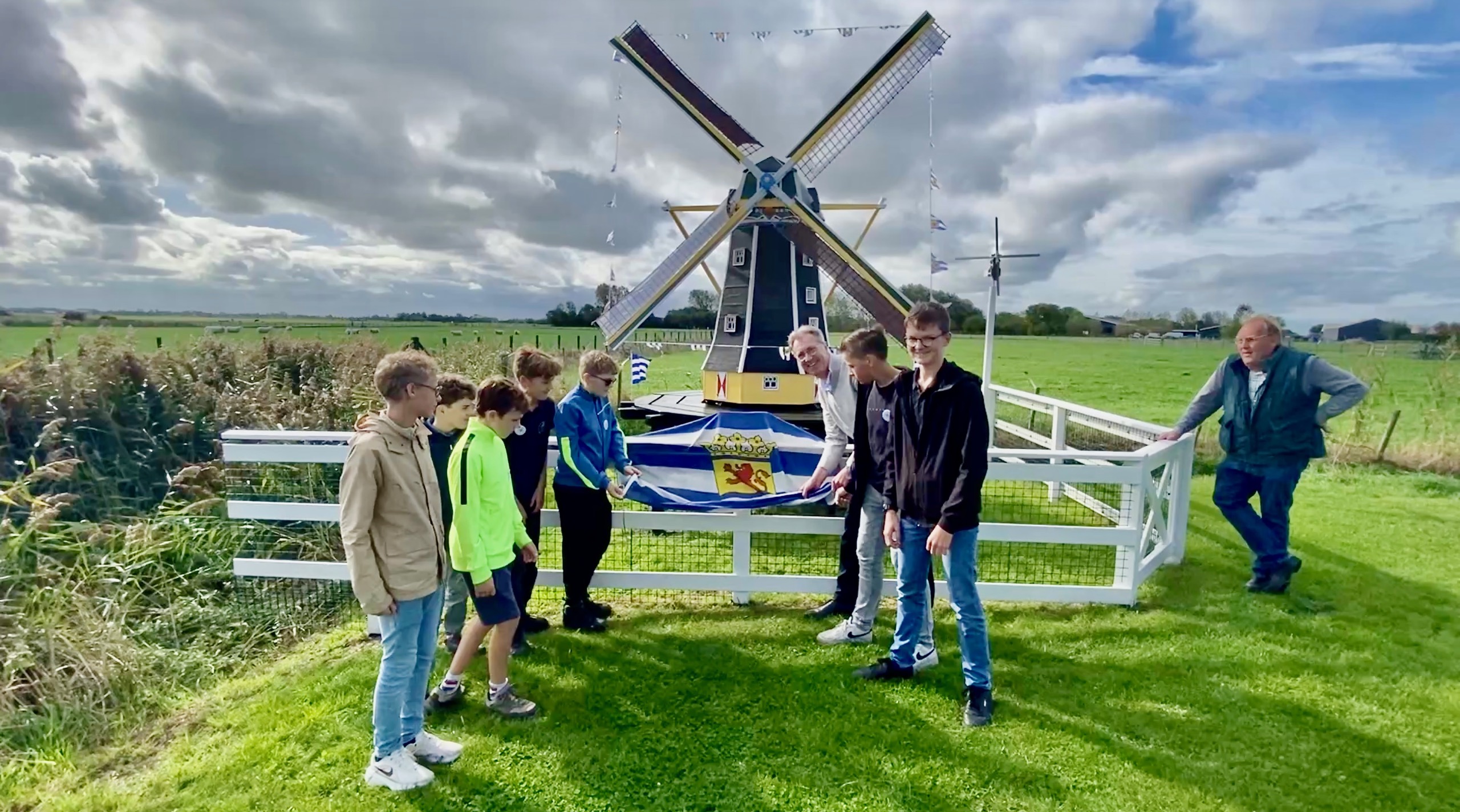 Unieke miniatuurmolen is weer als nieuw